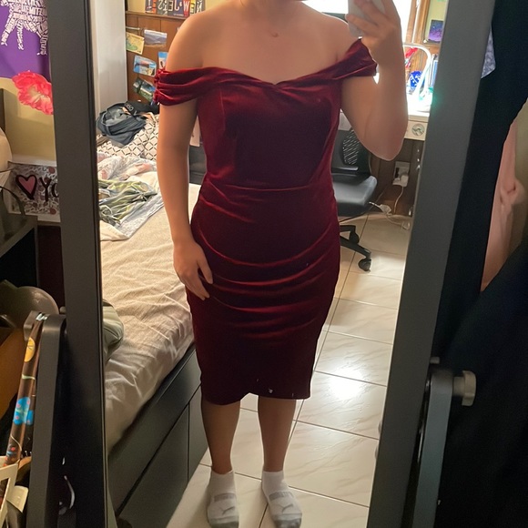 off shoulder wine red velvet cocktail dress - Picture 2 of 5